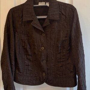 CHICO’S CHOCOLATE BROWN TEXTURED SATIN JACKET SIZE ONE (8/10) LONG SLEEVES